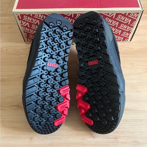 VANS Mte Half Cab Gore-tex Shoes
Black Women 8.5 US Mens 7.0US - Picture 13 of 14